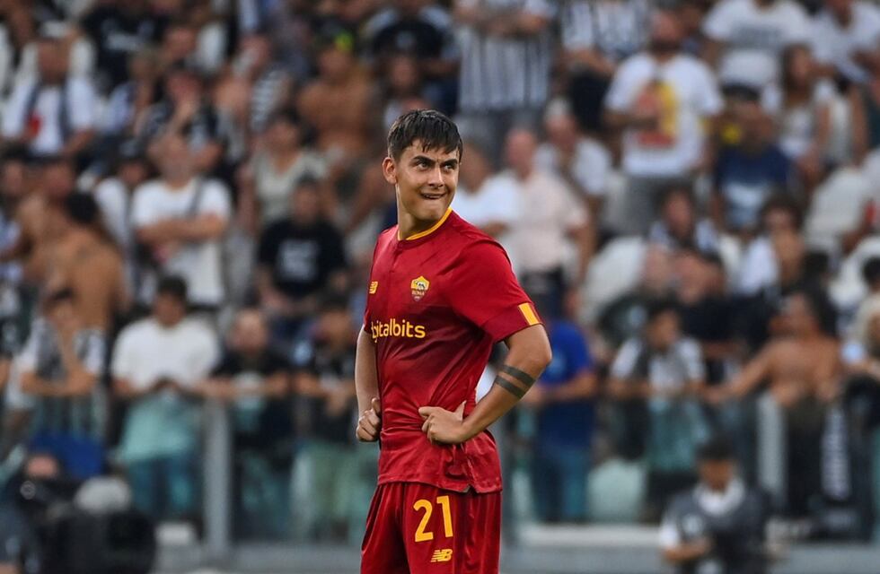 Scaloni se agarra la cabeza: Paulo Dybala chocó con Lautaro Martínez y salió lesionado