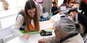 Jóvenes y adultos podrán inscribirse en distintos centros educativos de Córdoba para terminar el primario.