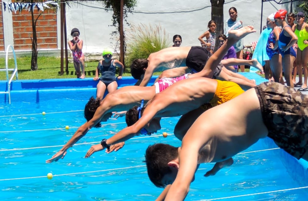 EntrerriaNada: entró en vigencia el programa de enseñanza de natación en Entre Ríos
