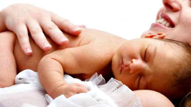 El parto en condiciones óptimas está contemplado por ley (Foto La Voz del Interior / Archivo).