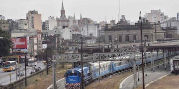 El tren sale con frecuencia diaria