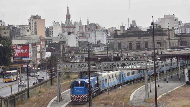 El tren sale con frecuencia diaria