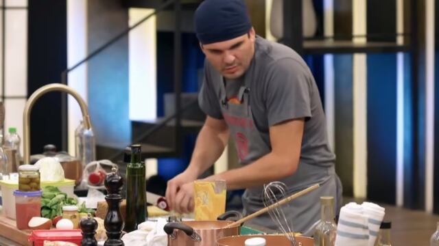 Rodrigo Salcedo se salvó del delantal negro con un pastel tremendo presentado en MasterChef Argentina 2023.