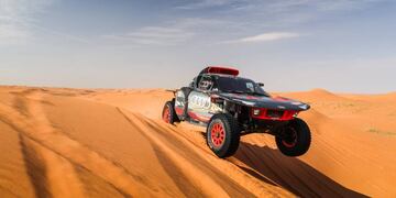 Carlos Sainz, prácticamente con el triunfo servido en el Dakar 2024 tras problemas mecánicos de Loeb.