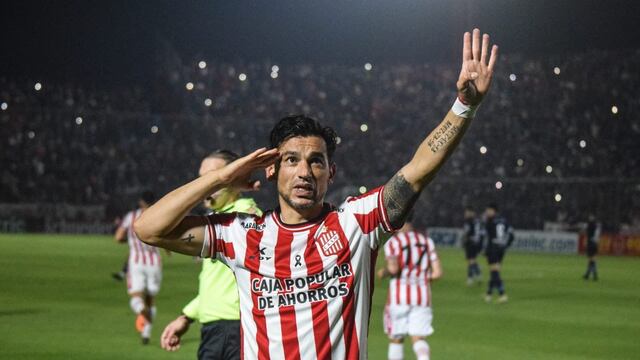 El Tino Costa anotó de penal en un polémico triunfo de San Martín, otra vez a seis puntos del líder Belgrano (@CASMOficial).