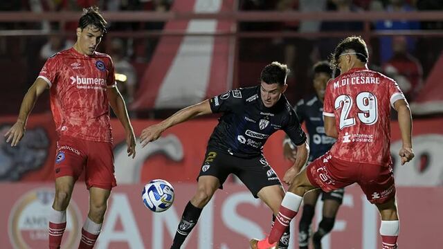 En un partido duro, Argentinos Juniors logró un triunfo clave.
