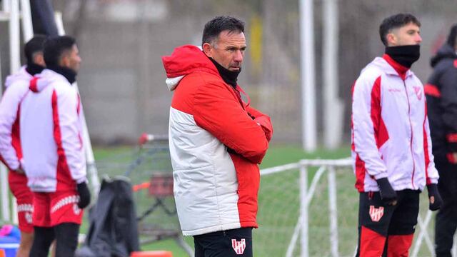 Venían tranquilos Instituto y Diego Dabove... hasta que se quedó sin dos jugadores en la misma posición.