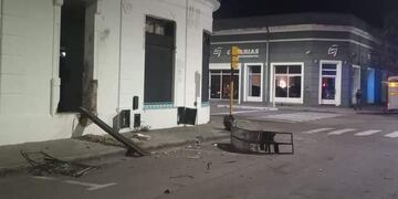 Se encontraron folletos con amenazas en la explosión de la Sede