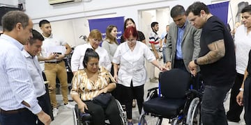 Testimonios de beneficiarios y sus familias reflejan la profunda emoción por el cambio que representa este gesto.