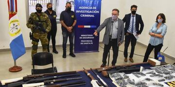 La investigación sobre el uso de escopetas, rifles y pistolas se desprende de las denuncias de balaceras y otros delitos.