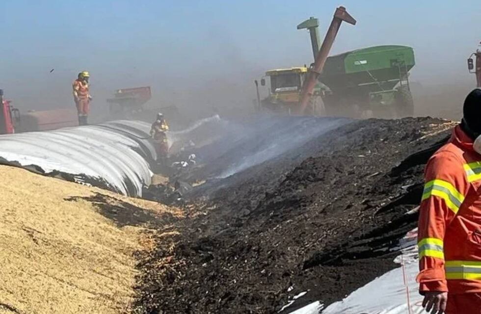 Córdoba: productores denuncian incendios en campos y silos bolsas