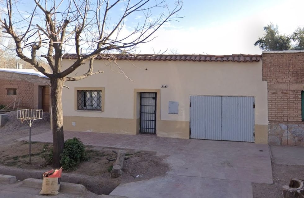 Una enfermera de Las Heras perdió su casa en un incendio y ahora vive bajo un gazebo