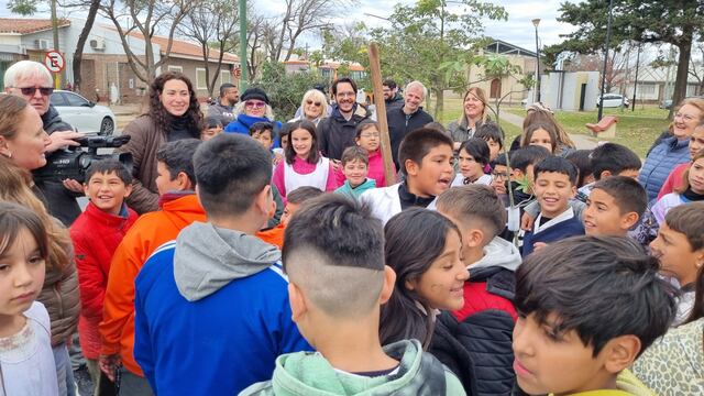Plantación de 15 “Palos Borrachos” donados por el grupo GAMA - Sociedad Rural en el marco del Día Mundial del Árbol. La plantación se realizó de manera conjunta con los chicos y chicas de la Escuela N° 1136 “Paul Harris"