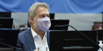 El primer precandidato a diputado de la lista "Celeste y Blanca".