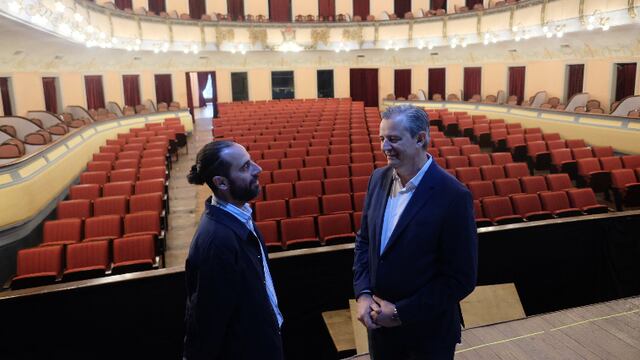 Renovaron las butacas del Teatro 3 de Febrero.