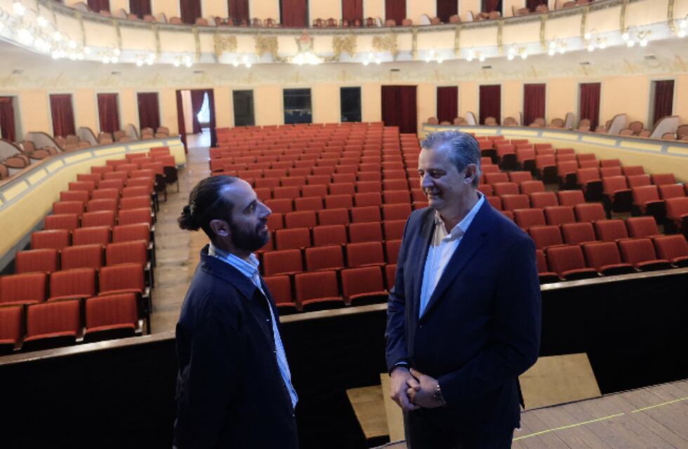 La Municipalidad de Paraná renovó butacas del Teatro 3 de Febrero