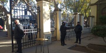 Pintadas con amenazas en el Colegio Nacional de Villa Mercedes