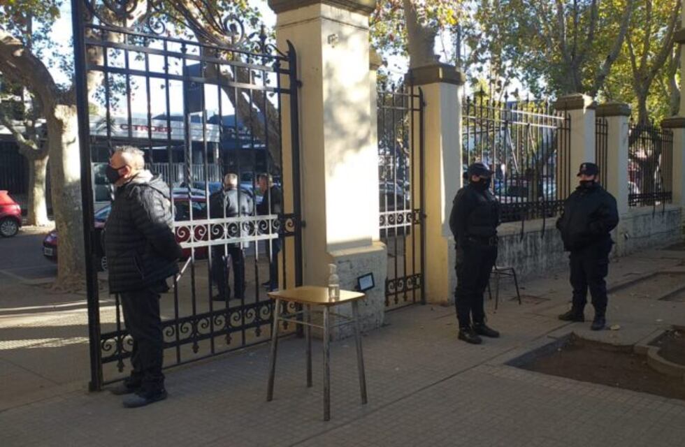 Hubo amenazas de atentado en un colegio y los alumnos asistieron igual