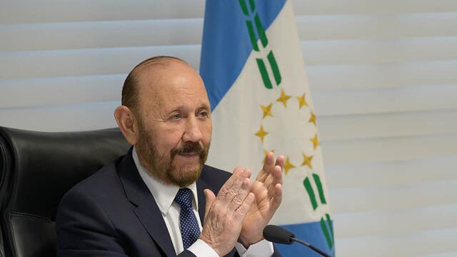 El gobernador de Formosa, Gildo Insfrán, no se vacunó por ser mayor de 60