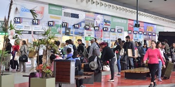 Intenso movimiento en la Terminal de ómnibus de Córdoba a lo largo del fin de semana XXL.