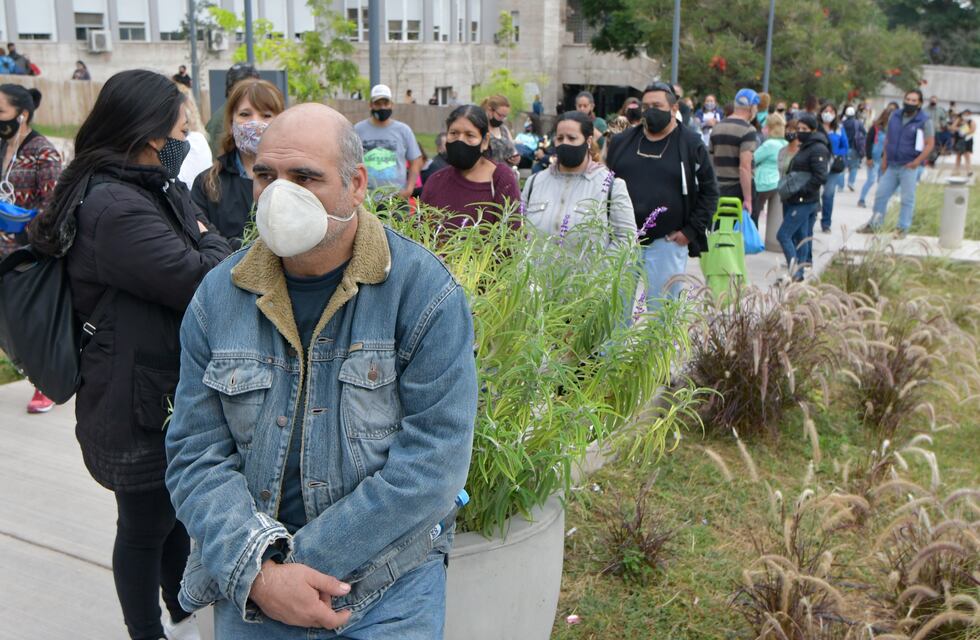 Covid-19: hoy Mendoza registró 3 muertos y 976 casos positivos