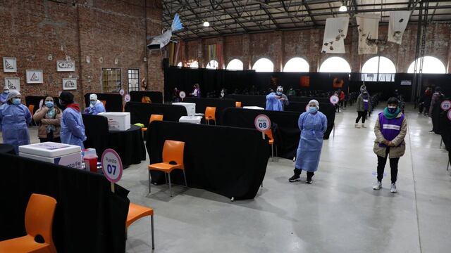 En la provincia se registran 1.994.655 habitantes con al menos una dosis recibida.