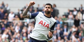Cuti Romero anotó en la victoria de Tottenham sobre Everton y las redes explotaron.