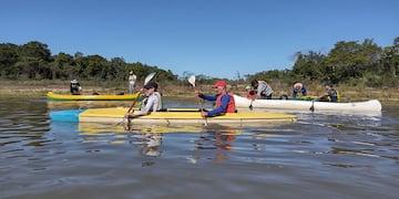 Este sábado durante toda la jornada se desarrollará una travesía en kayak con almuerzo incluido sobre bancos de arena.