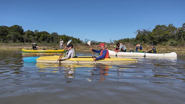 Este sábado durante toda la jornada se desarrollará una travesía en kayak con almuerzo incluido sobre bancos de arena.