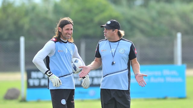 Otra vez juntos. Juan Carlos Olave será el ayudante de campo de Ricardo Zielinski, el técnico de su mejor etapa en Belgrano (archivo).