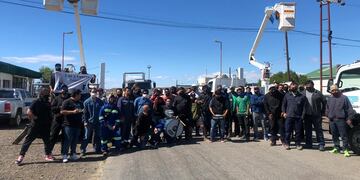 Reclamó ropa de trabajo y el ingreso de nuevo personal.