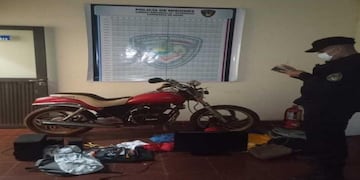 Un hombre fue detenido por circular con artefactos y un vehículo robado.