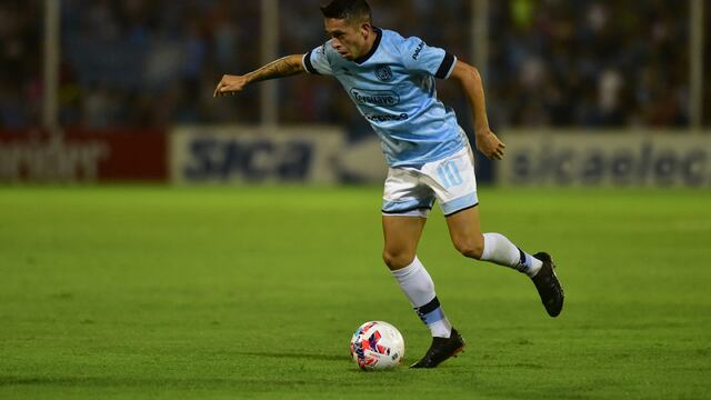El 10, el dueño de la pelota. Mariano Miño y su buena onda con otro enganche muy recordado en Belgrano (Facundo Luque).
