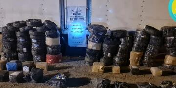 Operativo Lapacho: frustran el ingreso ilegal de neumáticos y hojas de coca