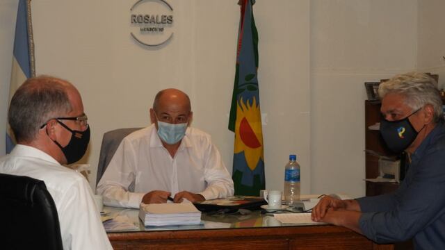 Mariano Uset junto a intendentes de Carmen de Patagones y Pringles.