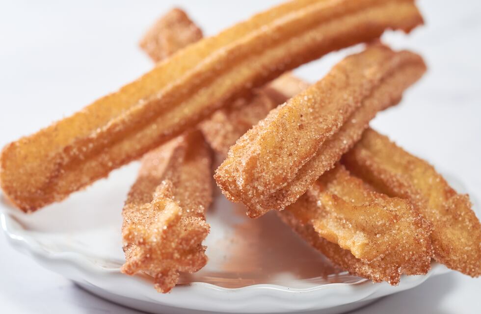 Receta ideal para el feriado: cómo hacer churros caseros súper crujientes con solo 5 ingredientes