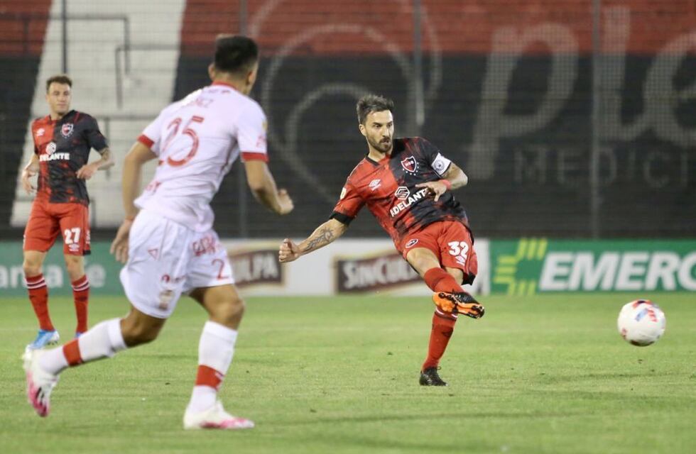 Ignacio Scocco sería de la partida en Newell’s ante Vélez