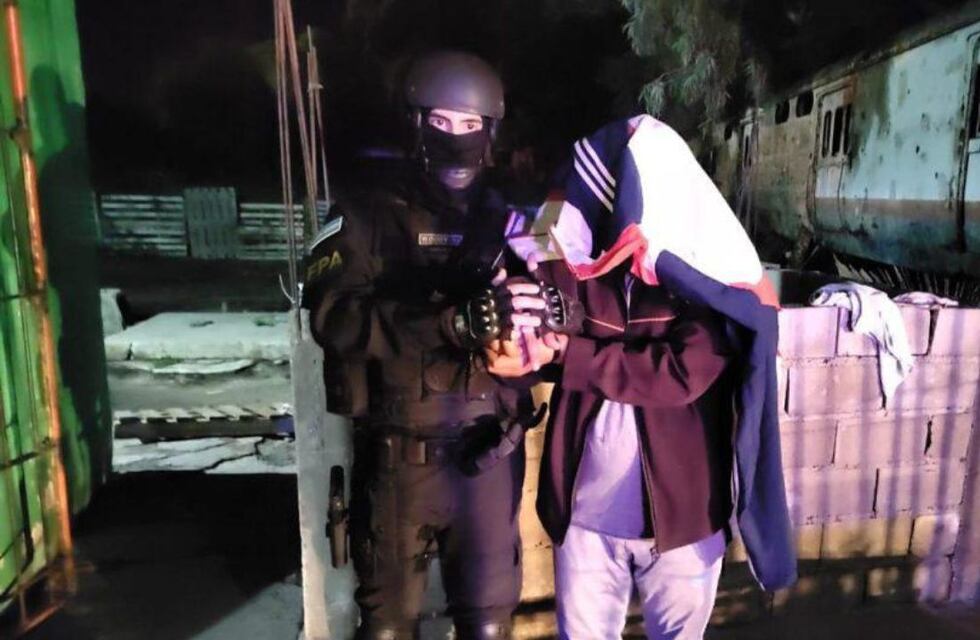 Córdoba: desbarataron dos puntos de venta de drogas a 50 metros de distancia