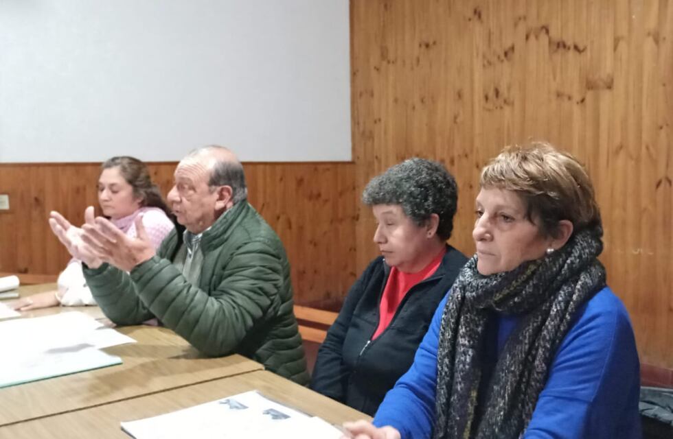 Barrio Escuela 18: Claudia Cittadino participó de la reunión informativa por la obra de pavimentación