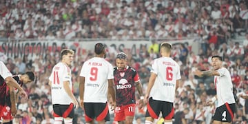 El insólito motivo por el que demoraron el partido de River-Instituto. (IACC).