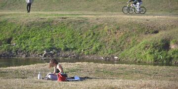 Este sábado se registró una máxima de 22 grados en la ciudad de Córdoba. El calor se hizo sentir (Facundo Luque / La Voz).
