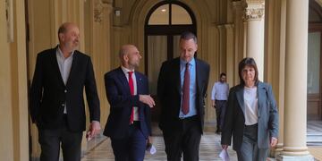 Parte del Gabinete anunció la nueva medida en medio del conflicto aeronáutico (Gentileza)