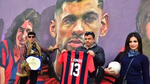 Inauguración del mural del Cuti Cristian Romero y leyendas del club San Lorenzo de Córdoba.