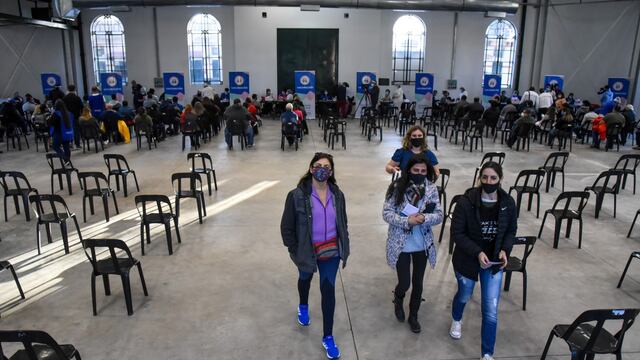 Amplían la capacidad del vacunatorio de la ex Rural