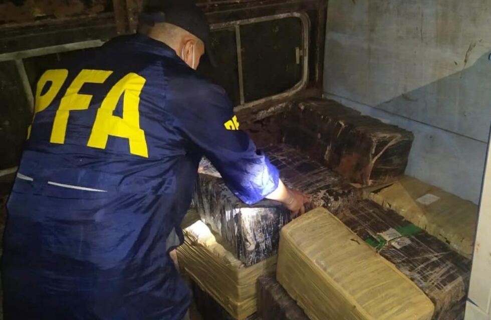 La División Antidrogas Córdoba desarticuló una banda que transportaba 1200 kilos de marihuana