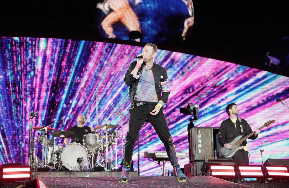 Con shows memorables, Coldplay arrasa en Buenos Aires, cantó “De Música Ligera” y homenajeó a Diego Maradona
