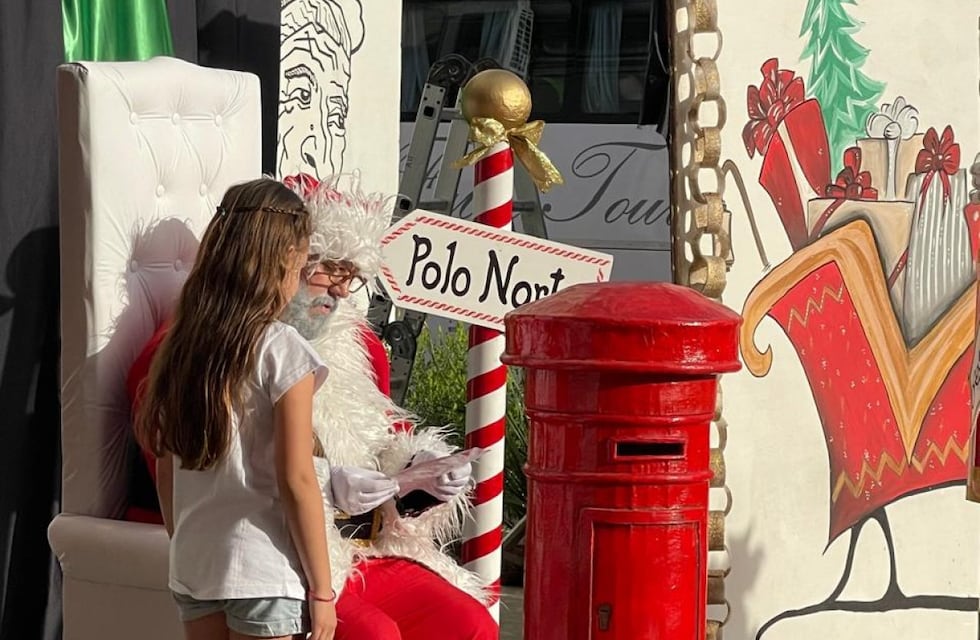 Se adelantó la Navidad en Gualeguaychú: Papá Noel sorprendió a una multitud en la vieja terminal