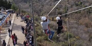 La secretaría de Turismo estima que hay alrededor de veinte tirolesas instaladas y declaradas en distintas zonas de la provincia. Gentileza El Diario