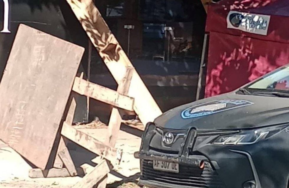 Fatal desenlace y tragedia: a una joven se le cayó un andamio de una obra en construcción