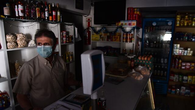 En algunos casos, los cortes de luz continuarán hasta la tarde de este sábado.